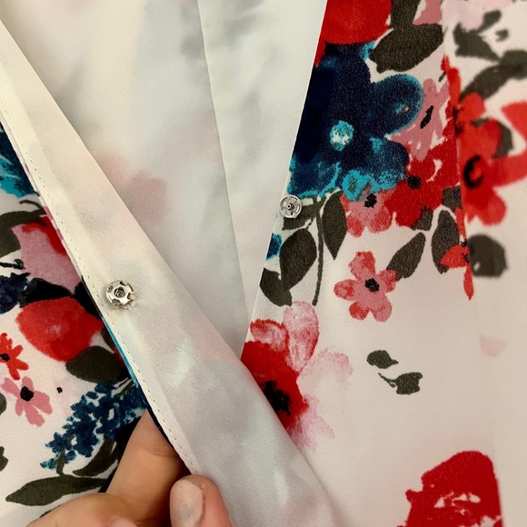 cupcakes and cashmere Floral “Kirei” Romper - Picture 5 of 6